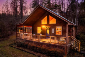 Peaceful Cabin - Hot Tub, Fire Pit & Fireplace
